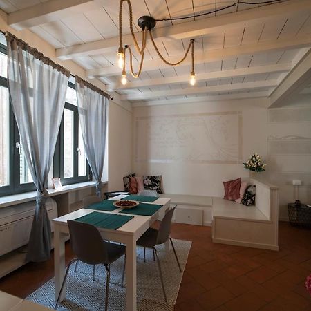 Homo Homini Lupus Apartment Brescia Luaran gambar