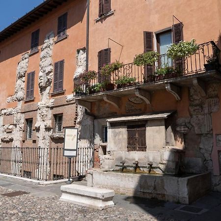Homo Homini Lupus Apartment Brescia Luaran gambar