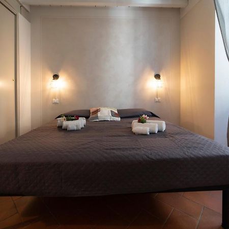 Homo Homini Lupus Apartment Brescia Luaran gambar