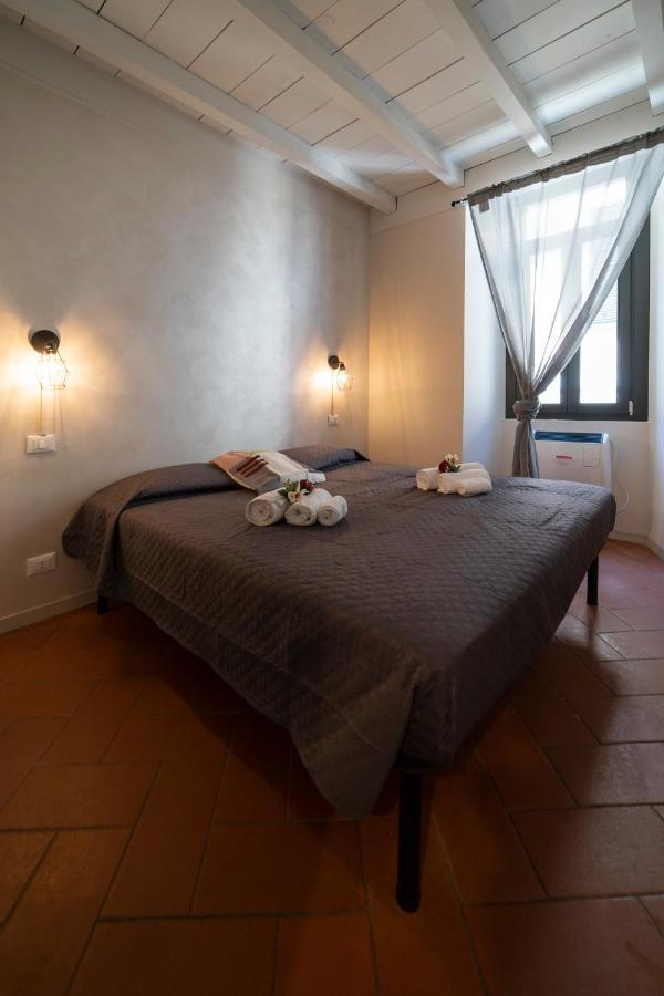 Homo Homini Lupus Apartment Brescia Luaran gambar