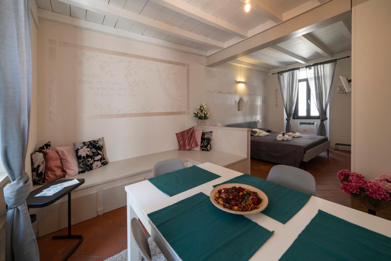 Homo Homini Lupus Apartment Brescia Luaran gambar