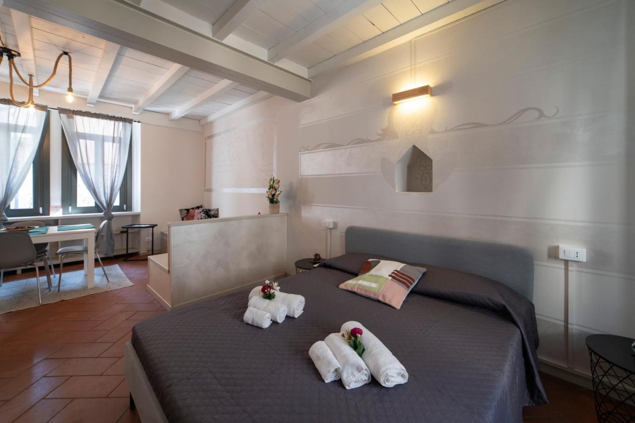 Homo Homini Lupus Apartment Brescia Luaran gambar
