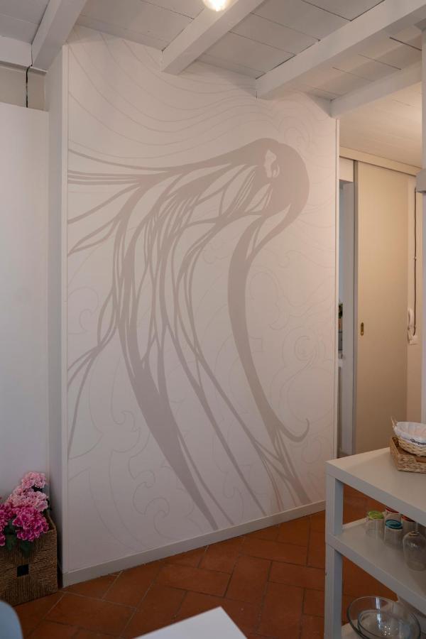 Homo Homini Lupus Apartment Brescia Luaran gambar