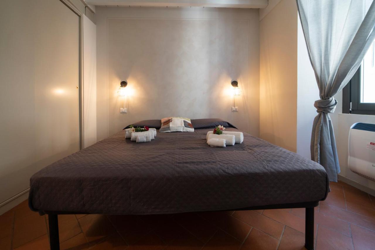 Homo Homini Lupus Apartment Brescia Luaran gambar